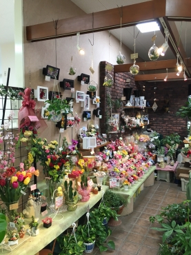 「フロール」　（広島県府中市）の花屋店舗写真2